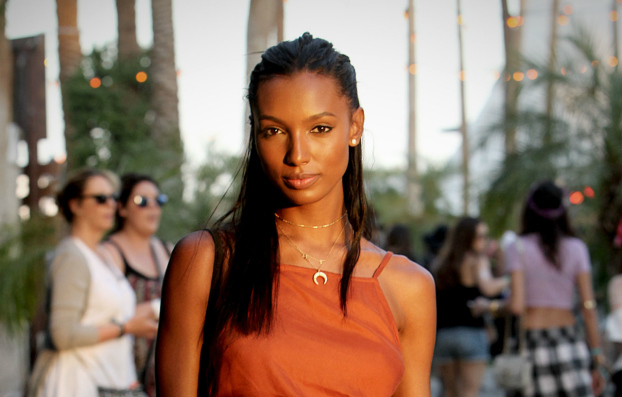 04212015_JasmineTookes_Coachella2015_NaturalHair_Straightened_MediumLengthHair_Cornrows_BlackHair